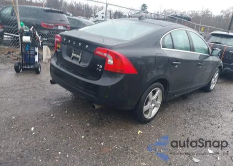 2013 Volvo S60 T5 из США, поврежденный, VIN YV1612FH8D2227201